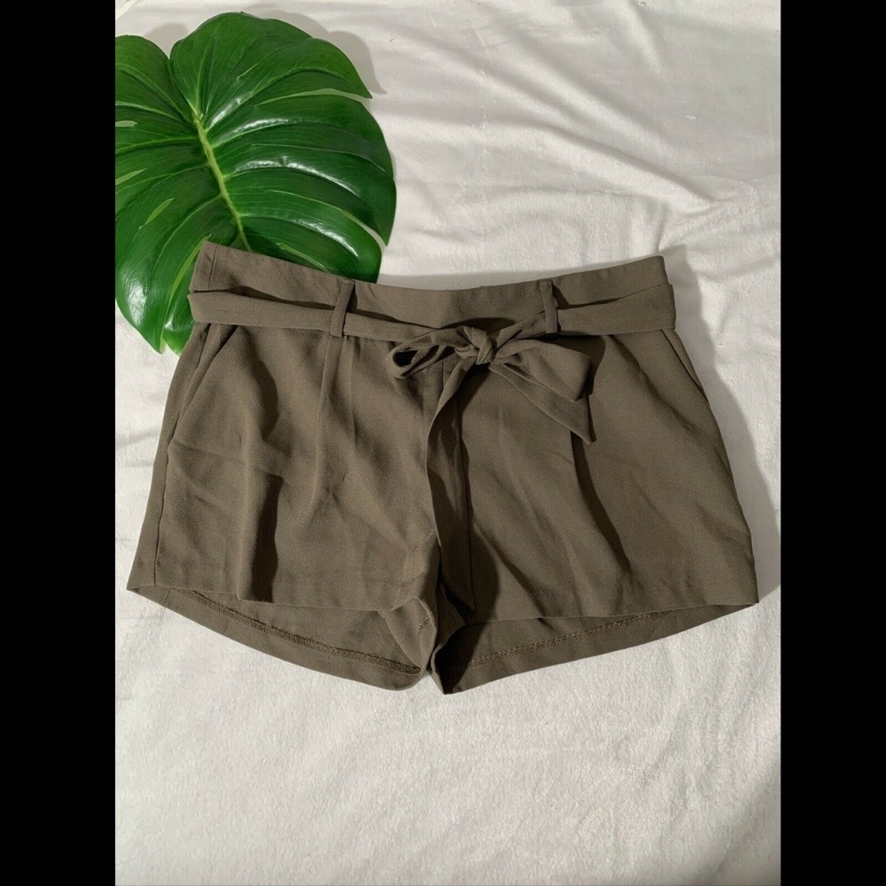 NWT $47 Express Tie Front Green Belted Bow Shorts [ SZ 4 ]‎